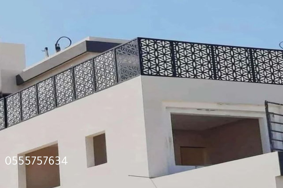 أسوار متينة توفر حماية كاملة للمنازل والممتلكات.
